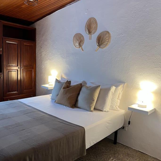 Historic Downtown Home By The Sea With King Bed Monterosso al Mare Exterior photo