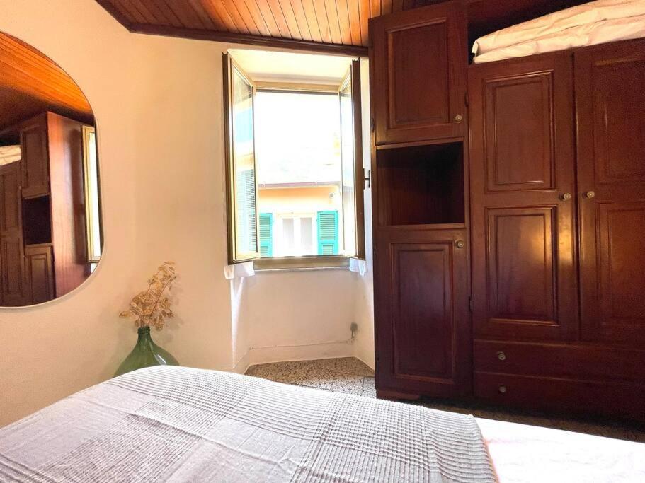 Historic Downtown Home By The Sea With King Bed Monterosso al Mare Exterior photo