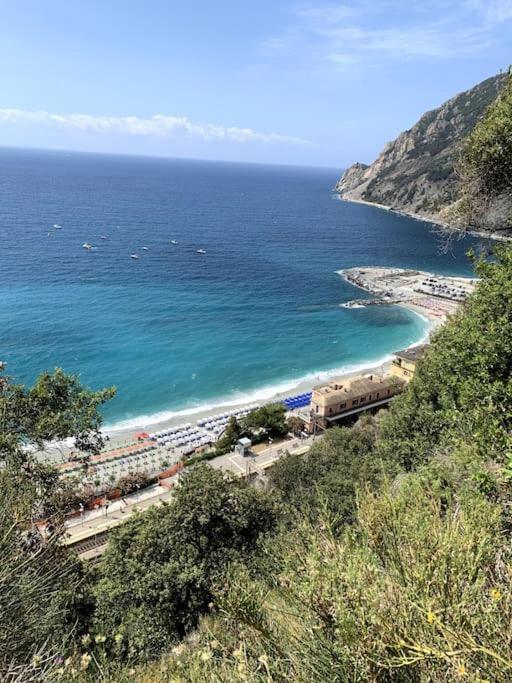 Historic Downtown Home By The Sea With King Bed Monterosso al Mare Exterior photo