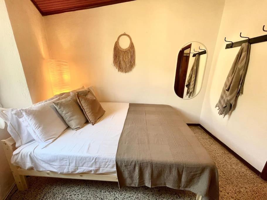 Historic Downtown Home By The Sea With King Bed Monterosso al Mare Exterior photo