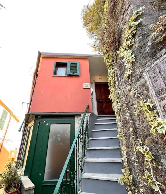 Historic Downtown Home By The Sea With King Bed Monterosso al Mare Exterior photo